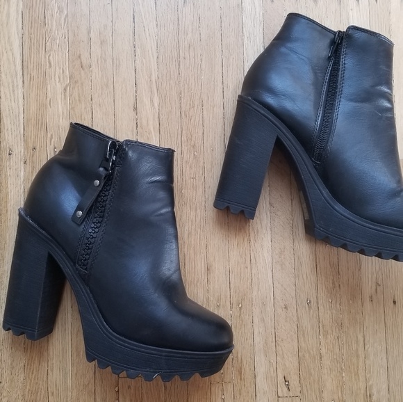 Black platform booties - Picture 1 of 3
